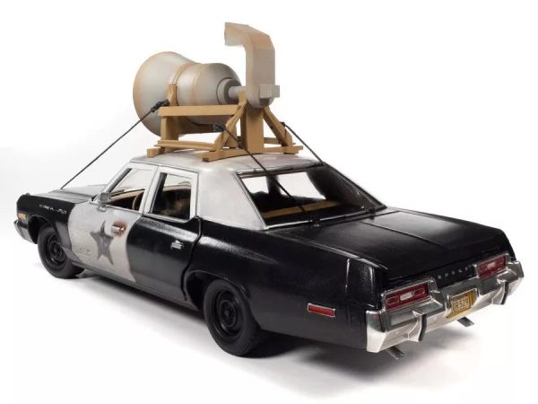 Auto World 1:18 The Blues Brothers 1974 Dodge Monaco Bluesmobile with Figures Online Sale