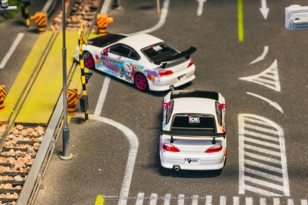 Tarmac Works 1:64 VERTEX Nissan Silvia S15 Hello Kitty Drift Car IDE Limited Edition Online Hot Sale