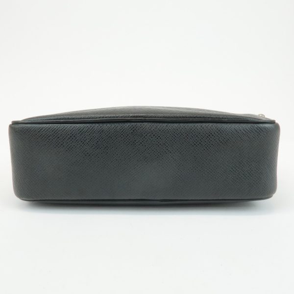 Louis Vuitton Taiga Karga Clutch Bag Pouch Black M30812 Discount